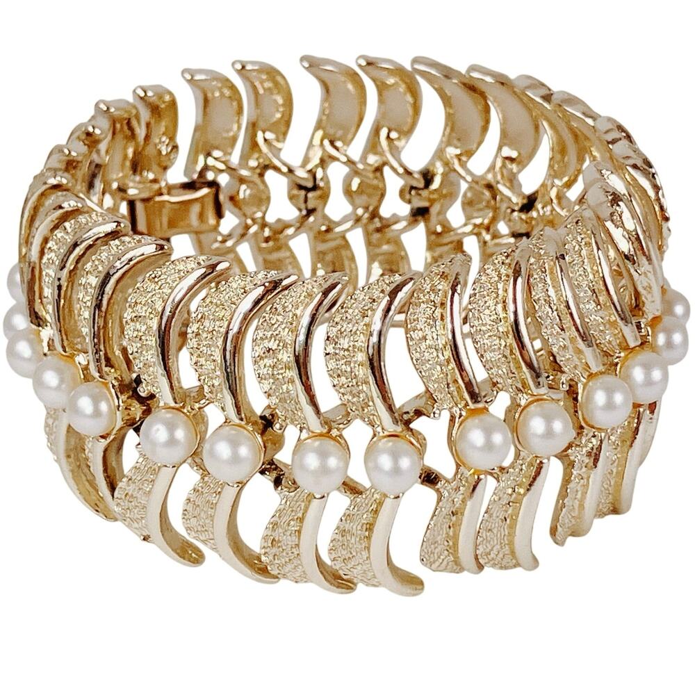 VTG Signed Kramer Mid Century Bracelet Gold Tone Faux Pearl Link Old Hollywood
